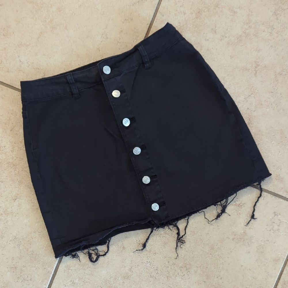 PacSun Black Button Down Cut Off Denim Skirt - Size 27